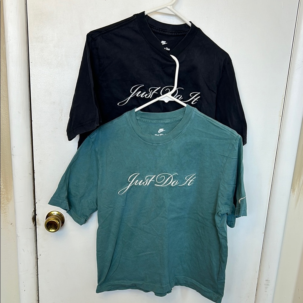 Nike 'Just Do It' T-Shirts - Black & Green Lot of 2 Women’s Size XS/S